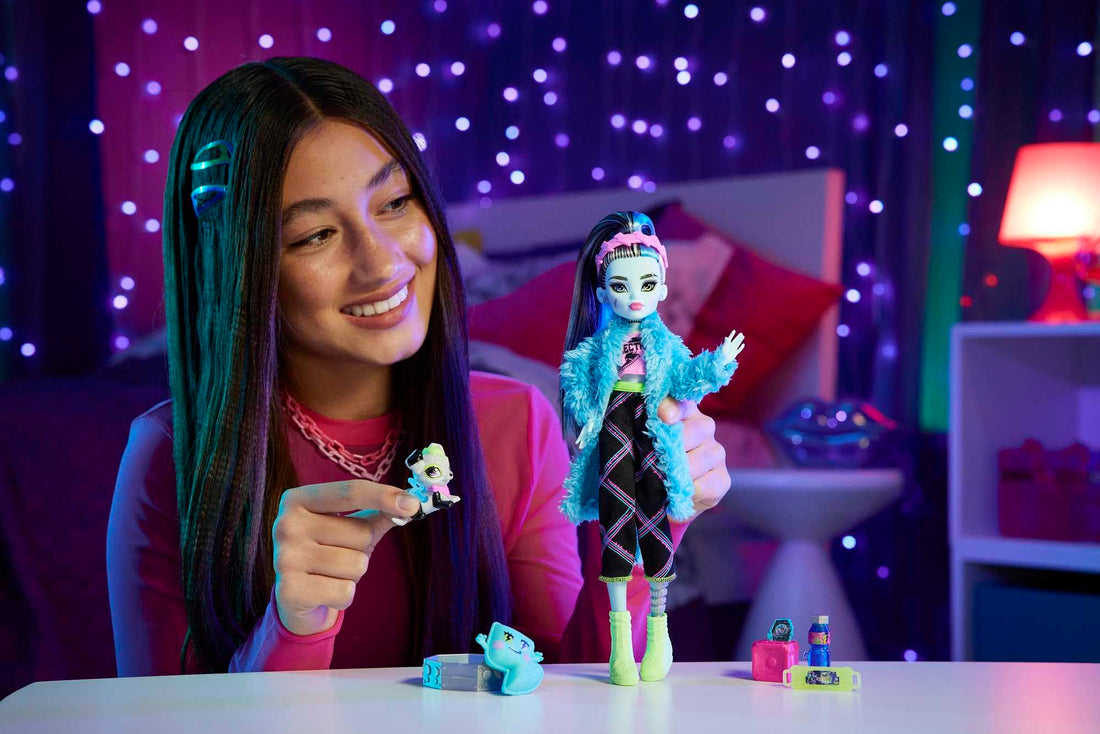 Monster High Frankie Stein Doll with Glam Monster Fest Outfit